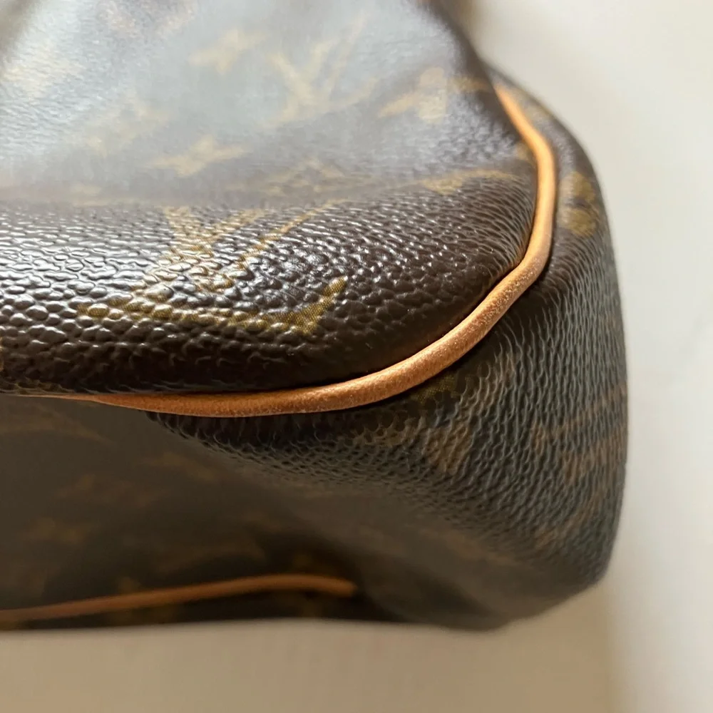 Louis Vuitton Batignolles Horizontal Bag - Picture 9 of 16